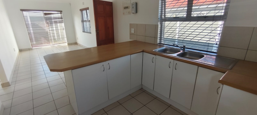 5 Bedroom Property for Sale in Strandfontein Village Western Cape